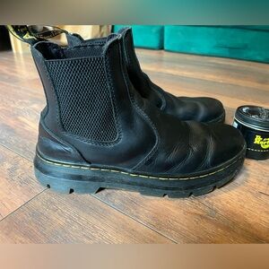 Cute Chelsea style DR. Martens with lots of life!